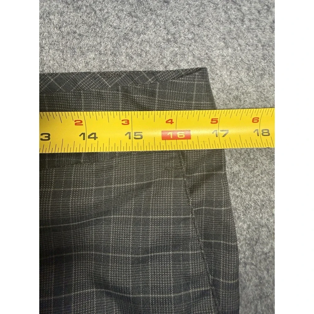 Under Armour Men's Gray Plaid Performance Golf Shorts Size 32